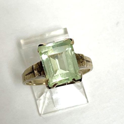 Vintage 10K Yellow Gold Light Green Spinel Ring Size 5.5, 2.74g