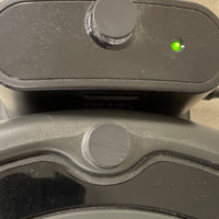iRobot Roomba Model 675 Vacuum Robot with Home Base Model 17070 - TESTED