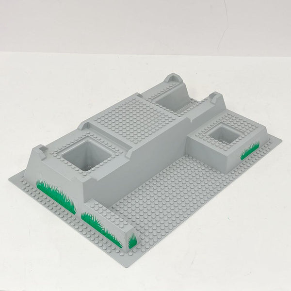 LEGO Baseplate, Raised 32 x 48 x 6 With Level Front; Light Gray From Set 7892