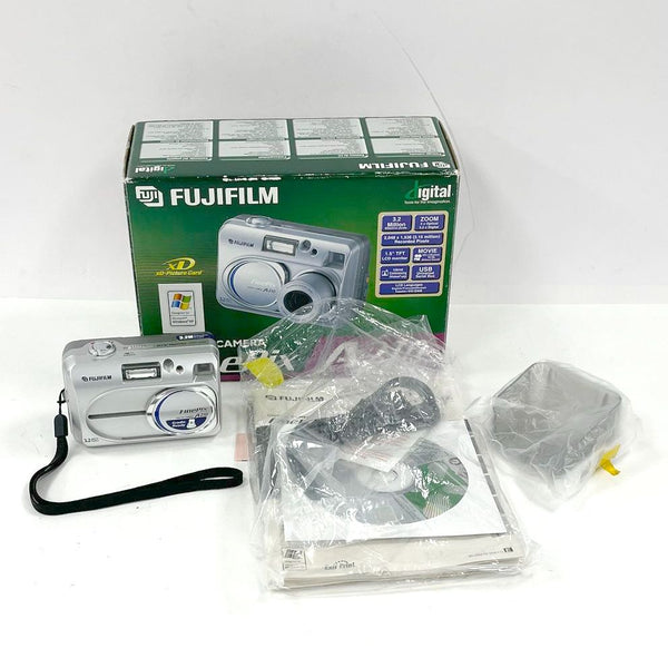 Fujifilm FinePix A210 Digital Camera 3.2MP 3x f=5.5-16.5mm Lens in Box - TESTED