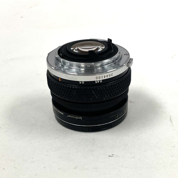 Olympus OM-System Zuiko Auto-S 50mm 1:1.8 with UV Leans and Cap