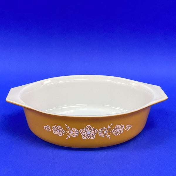 Vintage Pyrex 2.5QT Casserole Dish 045 in Butterfly Gold - no lid