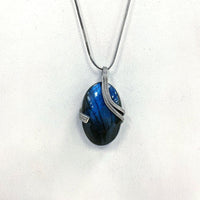 925 Sterling Silver Labradorite Pendant With Swirl Ribbon Setting 17.00 Grams