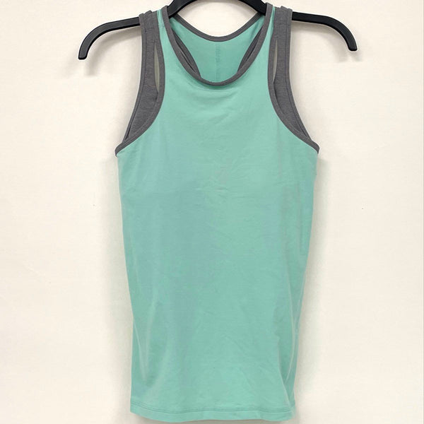 Lululemon Light Blue Grey Athletic Tank Top w Built in Bra Women’s Sz 6